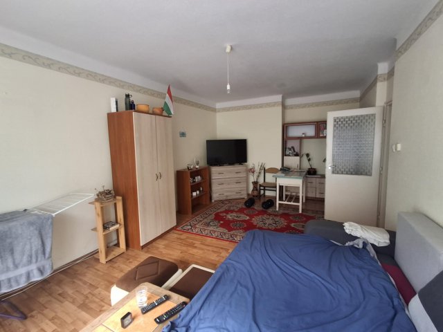 Eladó téglalakás, Esztergomban 27.9 M Ft, 1+1 szobás