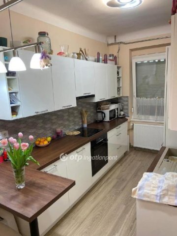 Eladó téglalakás, Mosonmagyaróváron 45 M Ft, 2 szobás