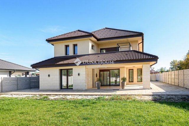Eladó családi ház, Sződligeten 299 M Ft, 6 szobás