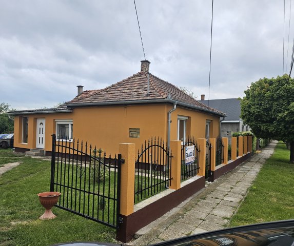 Eladó családi ház, Lepsényben 30 M Ft, 3 szobás