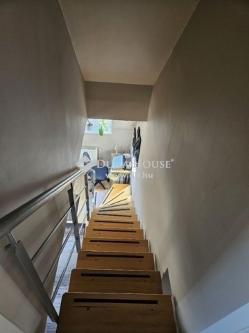 Eladó téglalakás, Pécsett 63.9 M Ft, 2+2 szobás