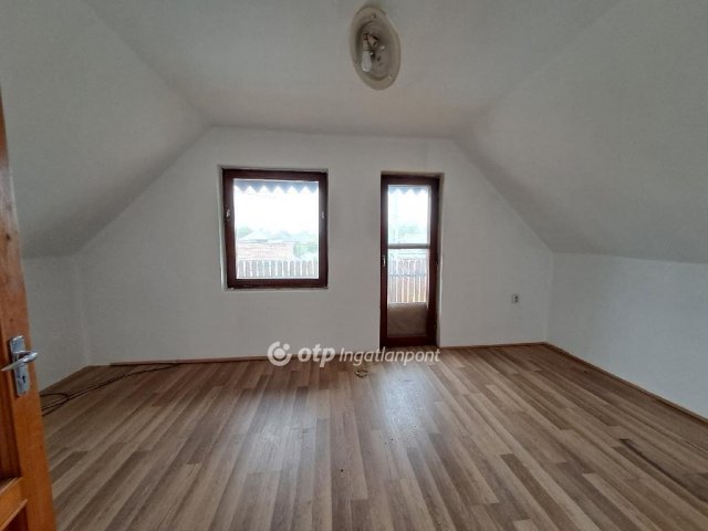 Eladó családi ház, Kisújszálláson 22.5 M Ft, 2+2 szobás