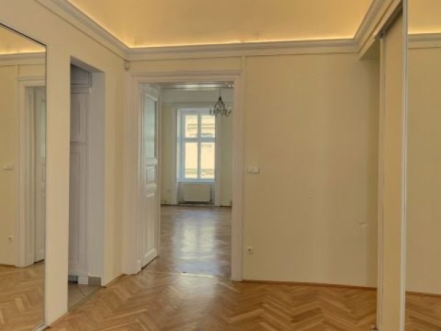 Eladó téglalakás, Budapesten, V. kerületben 219 M Ft, 3+1 szobás