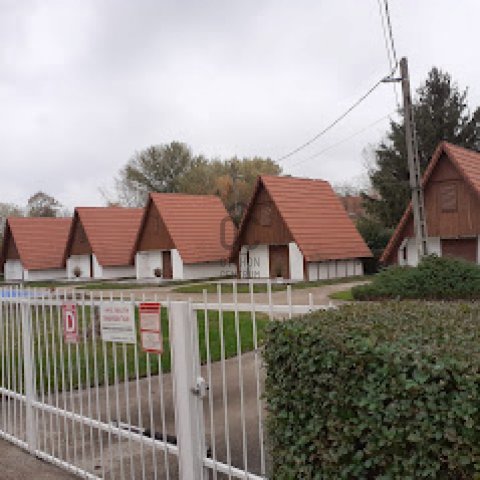Eladó hotel, Faddon 164.5 M Ft / költözzbe.hu