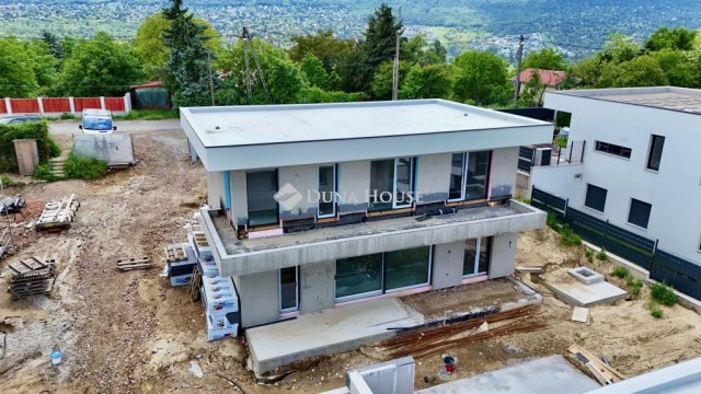 Eladó családi ház, Budapesten, III. kerületben 319.9 M Ft