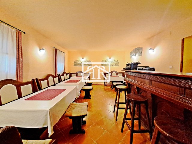 Eladó családi ház, Szegeden, Maros utcában 269.9 M Ft, 8 szobás