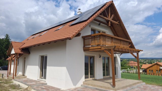 Eladó családi ház, Cserszegtomajon 199 M Ft, 4 szobás