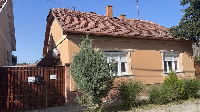 Eladó családi ház, Makón, Liget utcában 48.9 M Ft, 3 szobás