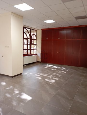 Kiadó ipari ingatlan, Szekszárdon 250 E Ft / hó