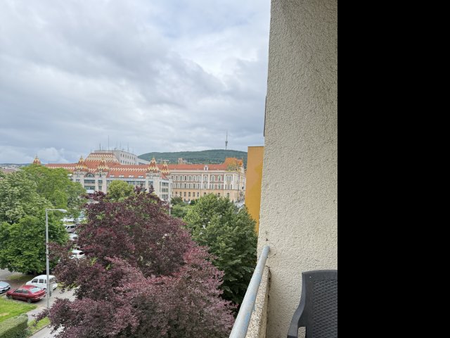 Eladó téglalakás, Pécsett 31.9 M Ft, 1 szobás