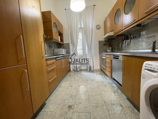 Kiadó téglalakás, albérlet, Budapesten, V. kerületben, 3 szobás