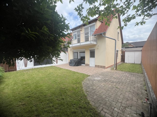 Eladó sorház, Győrött 81.9 M Ft, 4 szobás