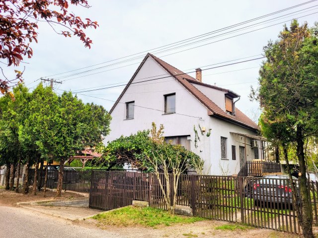 Eladó családi ház, Szigethalmon 75.9 M Ft, 5 szobás