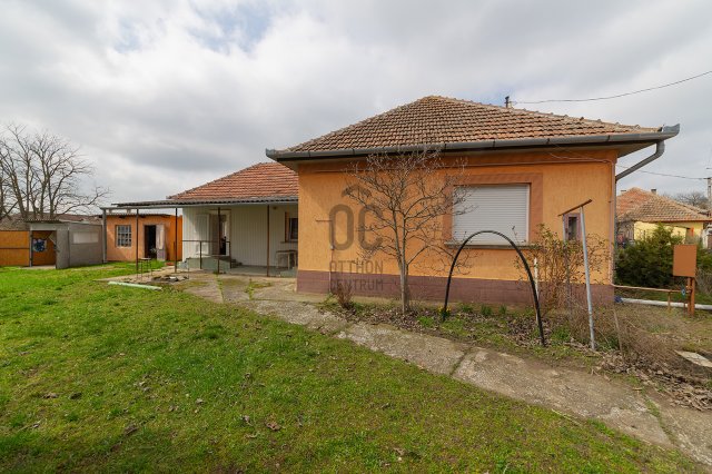 Eladó családi ház, Tápiószecsőn 33.9 M Ft, 3 szobás