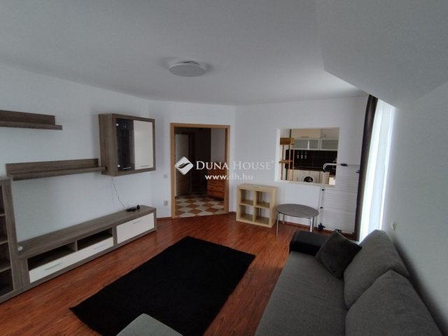 Kiadó téglalakás, albérlet, Tatabányán 160 E Ft / hó