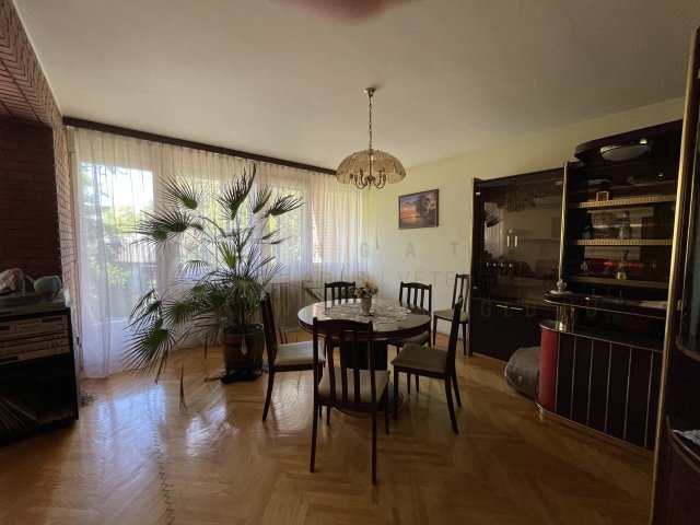 Eladó családi ház, Szegeden, Jobb fasoron 125 M Ft, 5 szobás