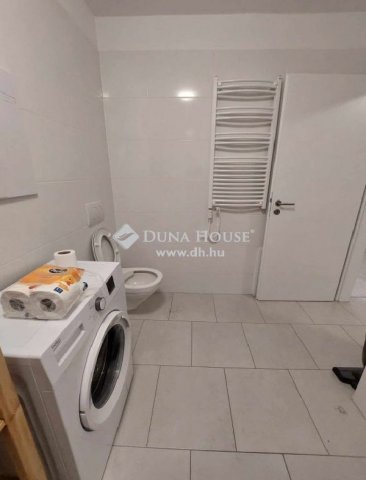 Eladó téglalakás, Budapesten, VI. kerületben 65 M Ft, 2 szobás