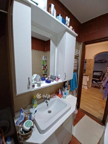 Eladó családi ház, Egerben 85.9 M Ft, 4 szobás