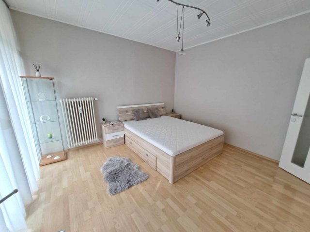 Kiadó panellakás, albérlet, Pécsett 195 E Ft / hó, 2 szobás