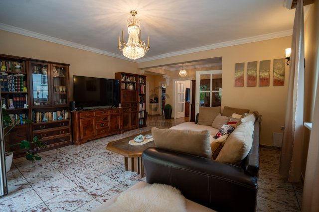 Eladó családi ház, Miskolcon 89.99 M Ft, 8 szobás