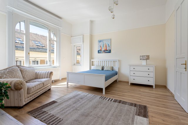 Kiadó téglalakás, albérlet, Budapesten, V. kerületben, 3 szobás
