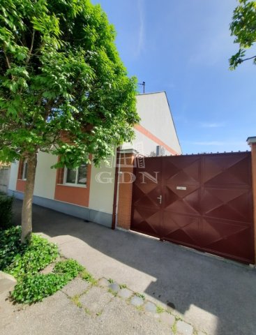 Eladó családi ház, Szegeden 80 M Ft, 4+1 szobás