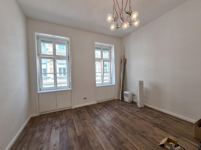 Eladó téglalakás, Budapesten, VI. kerületben 84.9 M Ft, 2 szobás