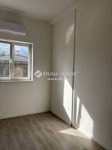 Eladó téglalakás, Budapesten, XXI. kerületben 30 M Ft, 1 szobás