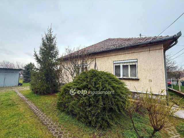 Eladó családi ház, Farmoson 29.9 M Ft, 3 szobás