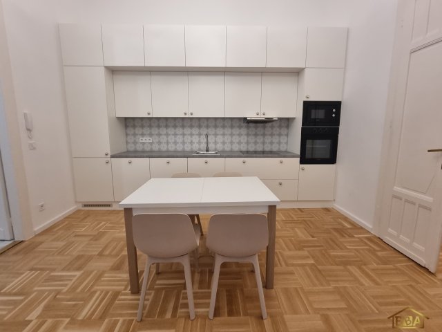 Kiadó téglalakás, albérlet, Budapesten, V. kerületben, 2 szobás