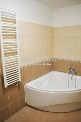 Kiadó téglalakás, albérlet, Kecskeméten 250 E Ft / hó