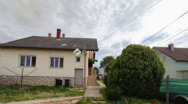 Eladó családi ház, Győrött 59 M Ft, 3 szobás