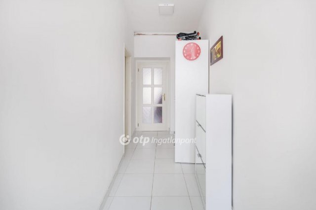 Eladó téglalakás, Budapesten, V. kerületben 65 M Ft, 1 szobás