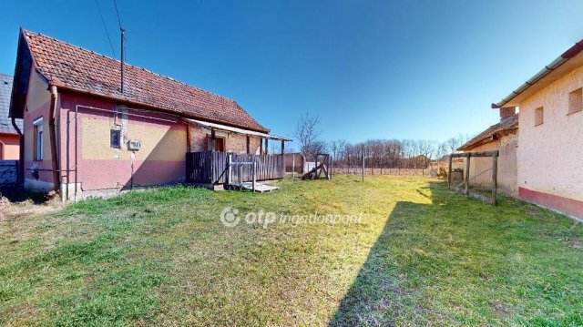 Eladó családi ház, Nyíradonyban 15 M Ft, 1 szobás