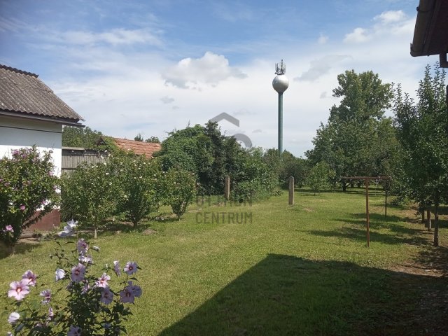 Eladó családi ház, Tarpán 12.5 M Ft, 2 szobás