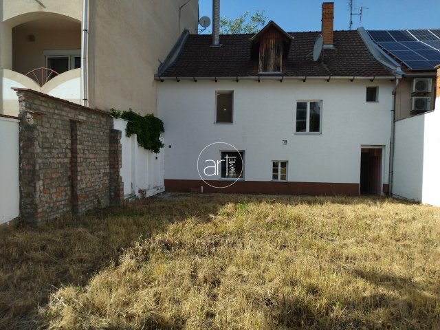 Kiadó téglalakás, albérlet, Szegeden 190 E Ft / hó, 2 szobás