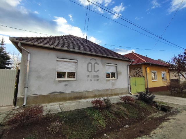 Eladó családi ház, Apcon 39.9 M Ft, 5 szobás