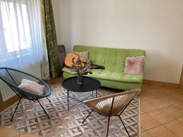 Kiadó téglalakás, albérlet, Pécsett 180 E Ft / hó, 1+1 szobás