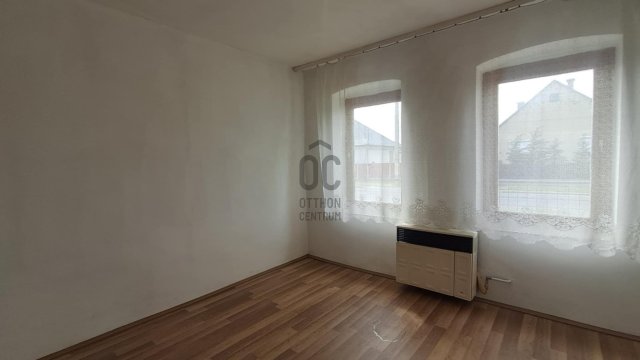 Eladó családi ház, Vámospércsen 33 M Ft, 3 szobás