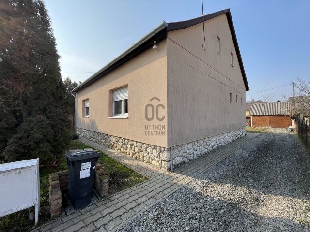 Eladó családi ház, Szekszárdon 69 M Ft, 4 szobás