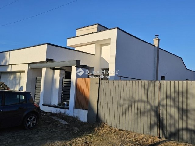 Eladó családi ház, Tápióságon 64.9 M Ft, 3 szobás