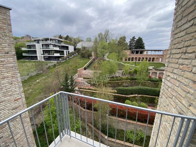 Eladó téglalakás, Budapesten, II. kerületben 180 M Ft, 2 szobás