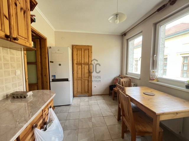 Kiadó téglalakás, albérlet, Debrecenben 450 E Ft / hó, 5 szobás