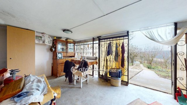 Eladó nyaraló, Szirmabesenyőn 9.99 M Ft, 1 szobás
