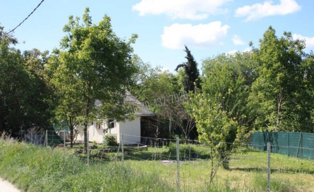 Eladó nyaraló, Biatorbágyon 23.5 M Ft, 2 szobás