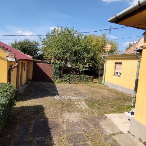 Eladó családi ház, Miskolcon 28 M Ft, 2+1 szobás