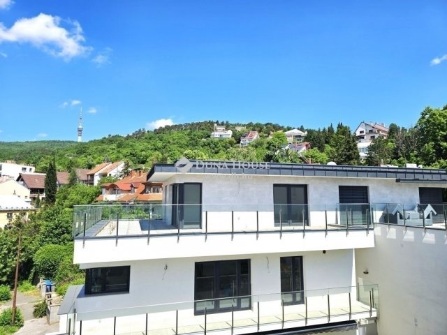 Eladó téglalakás, Pécsett 169.9 M Ft, 4 szobás