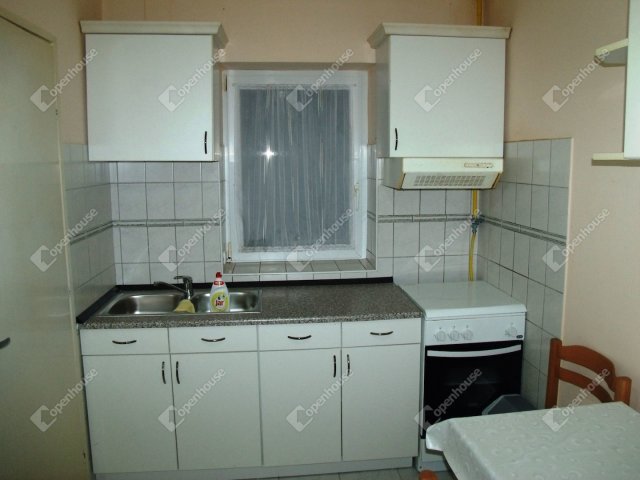 Kiadó téglalakás, albérlet, Pacsán 100 E Ft / hó, 1 szobás