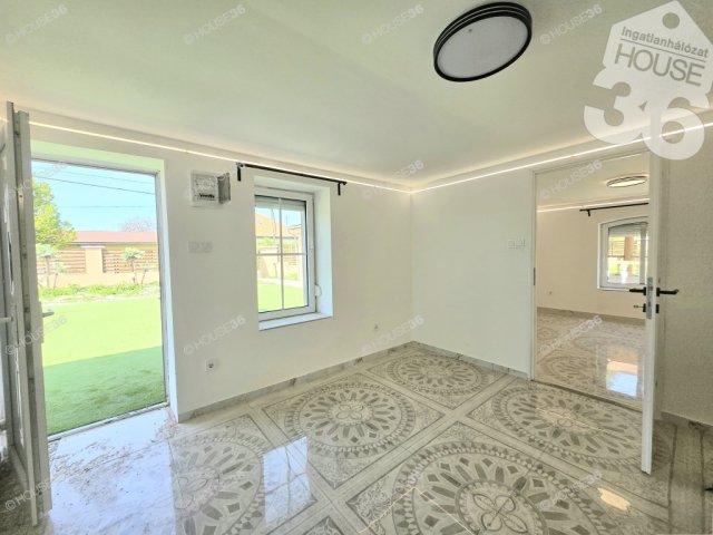 Eladó családi ház, Szolnokon 51.99 M Ft, 5 szobás