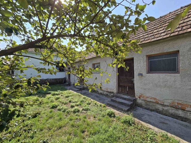 Eladó családi ház, Fertődön 46 M Ft, 3 szobás